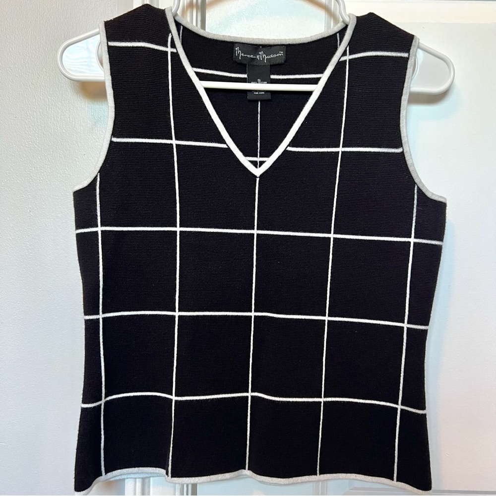 ★ cute Mercer & Madison grid pattern sweater vest